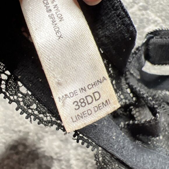Victoria's Secret Black Lace ANGELS Lined Demi Bra Size 38DD Classic Sexy - Picture 5 of 6